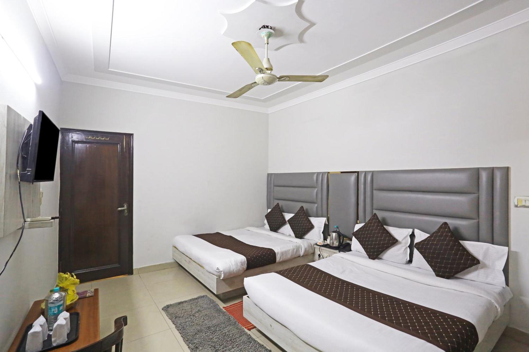 Hotel Ratandeep At Paharganj Nueva Delhi Exterior foto